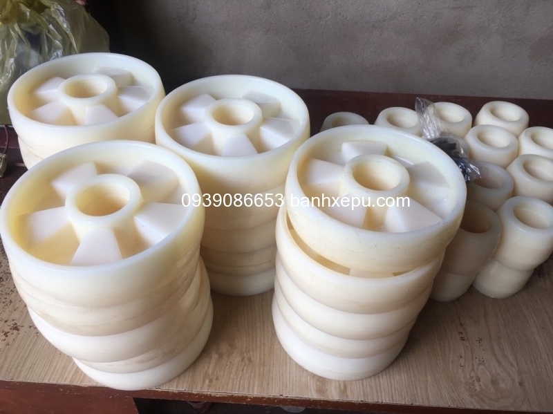 Bánh Xe Nâng Tay NYLON 70x80 mm