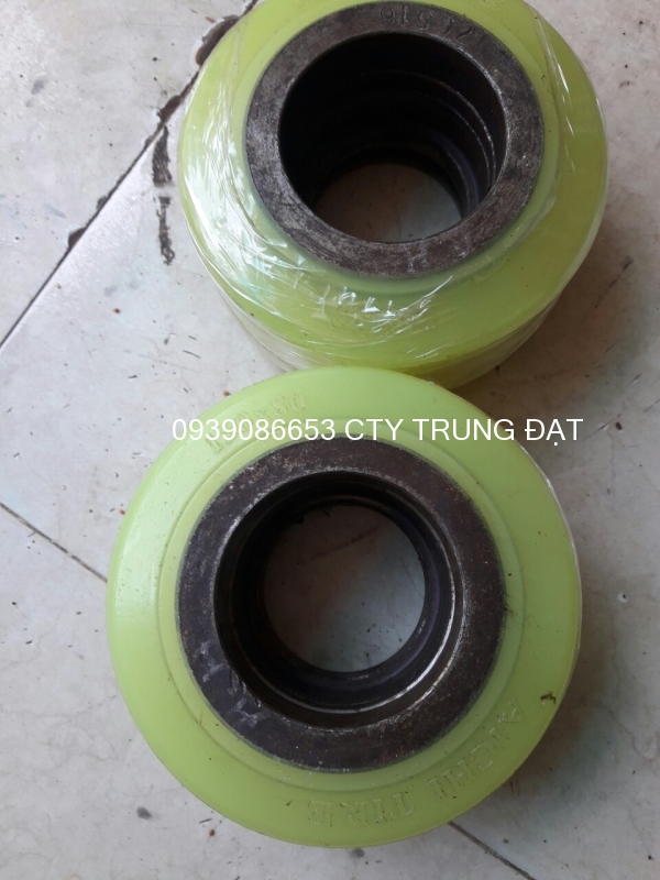 Xe nâng Komatsu FB13RL Đắp Bánh cân bằng Pu 150x80 Xe nâng Komatsu FB13RL Đắp Bánh cân bằng Pu 150x80