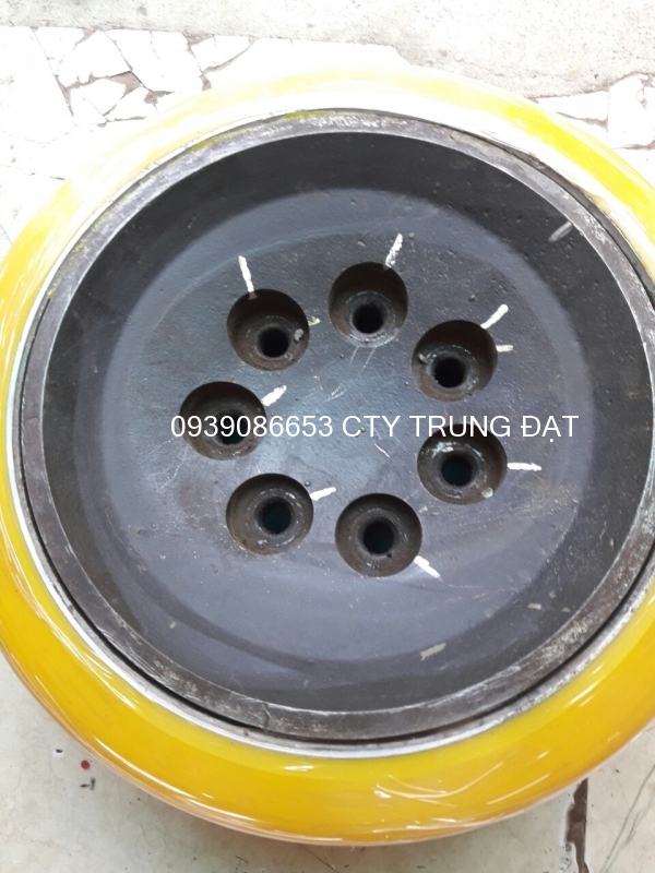 Đăp Bánh Lái Cao Su Xe Nâng Điện TOYOTA 330x145x193.5mm
