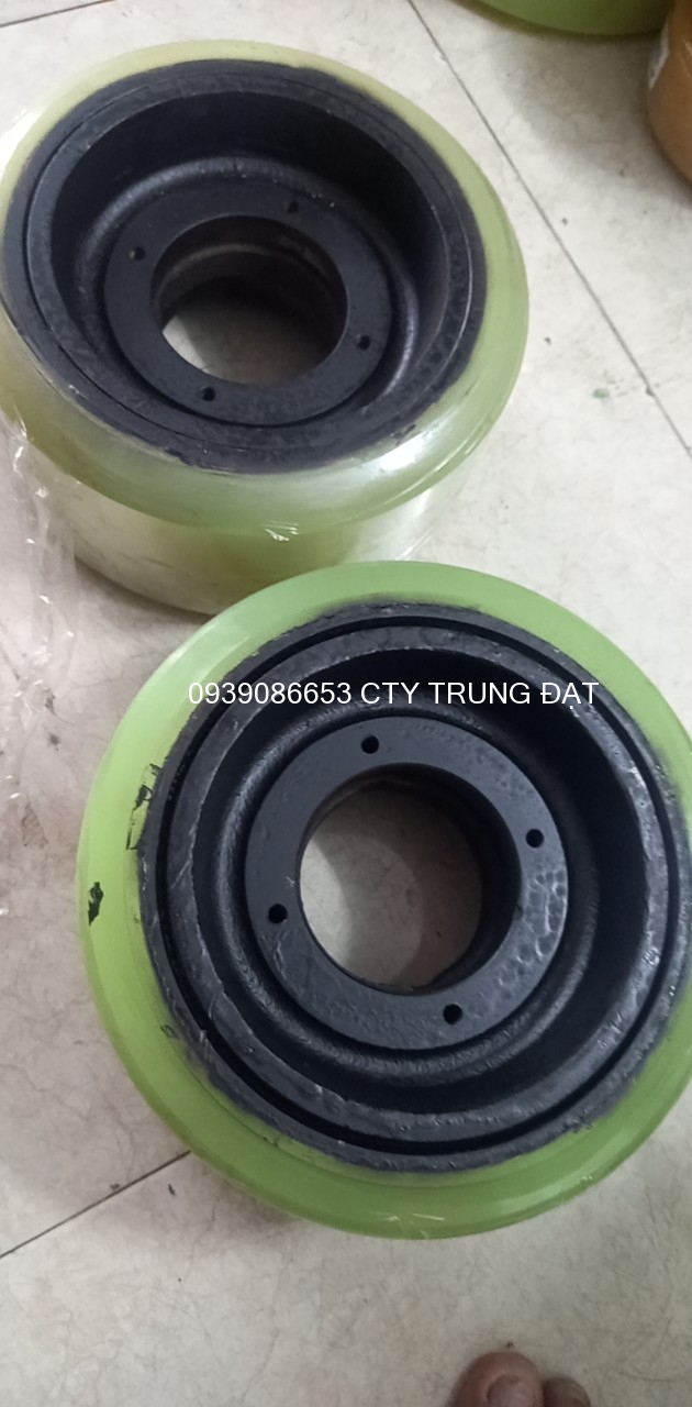 Xe Nâng Điện TOYOTA Bánh Xe Nâng Pu 255x120 bạc Đạn 6210 Xe Nâng Điện TOYOTA Bánh Xe Nâng Pu 255x120 bạc Đạn 6210