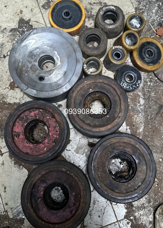 Xe nâng điện HYTER Bọc bánh xe nâng điên Trung Đạt Xe nâng điện HYTER Bọc bánh xe nâng điên Trung Đạt